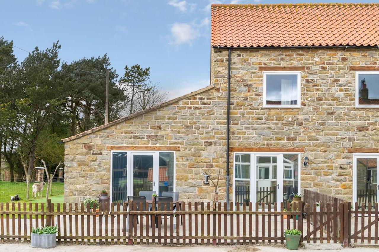 The Grainary Cottages Scarborough Exterior foto